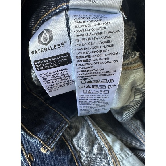 Levi's Women's High Rise Pleated Denim Shorts Size 28 Blue Jean Vintage Style - Picture 7 of 7